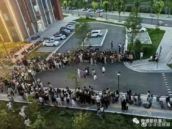 徐州某大学，纯爱战士再次应声倒地，女大学生无缝衔接开房